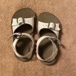 White Surfer Sun San Sandals